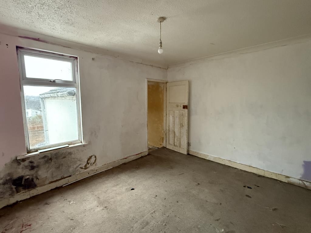 Lot: 5 - HOUSE FOR REFURBISHMENT - Bedroom 2 in House in Need of Refurbishment